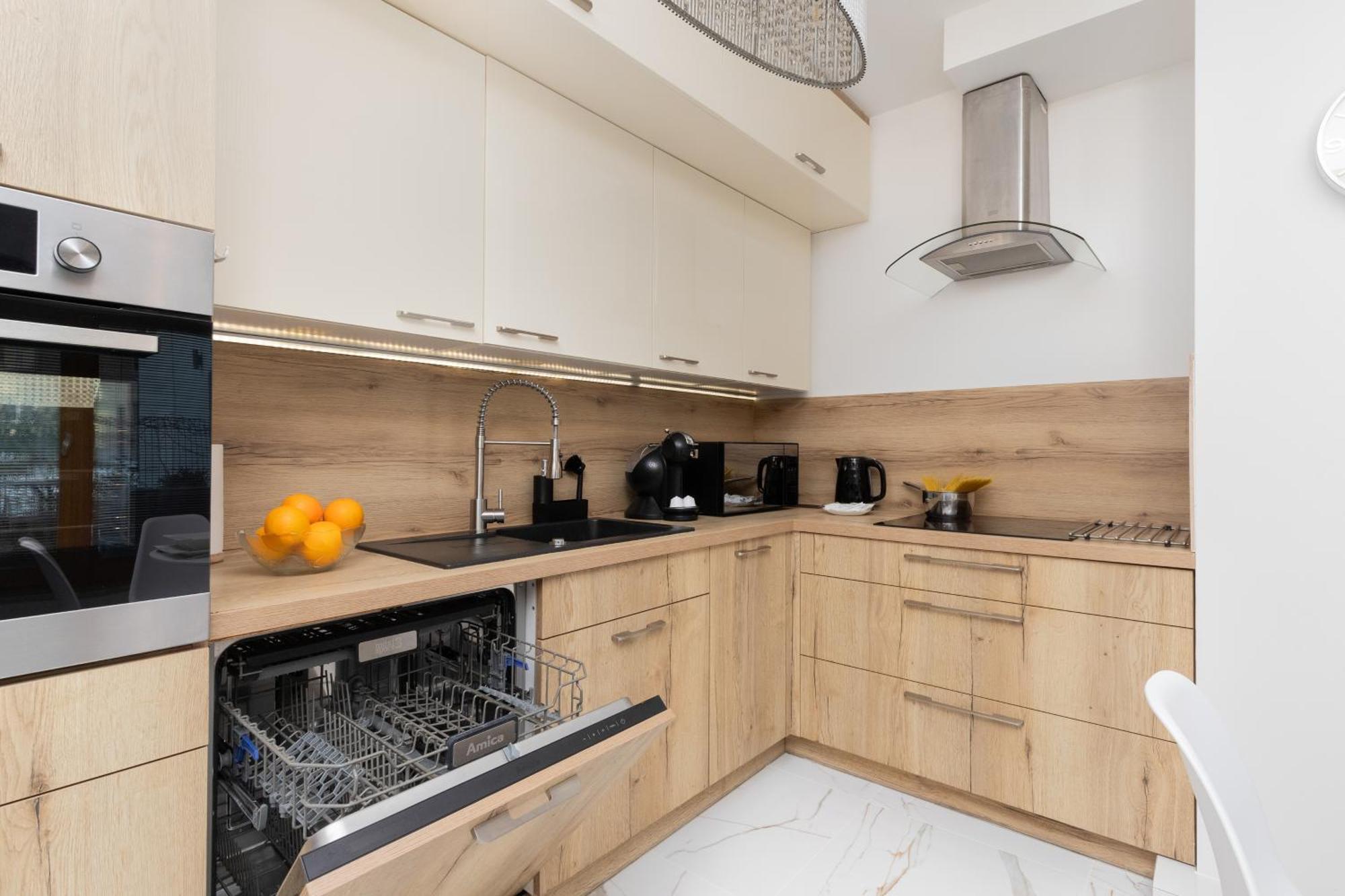 Batorego 7 Apartament With Terrace & Parking Downtown Gdynia By Renters Exteriör bild