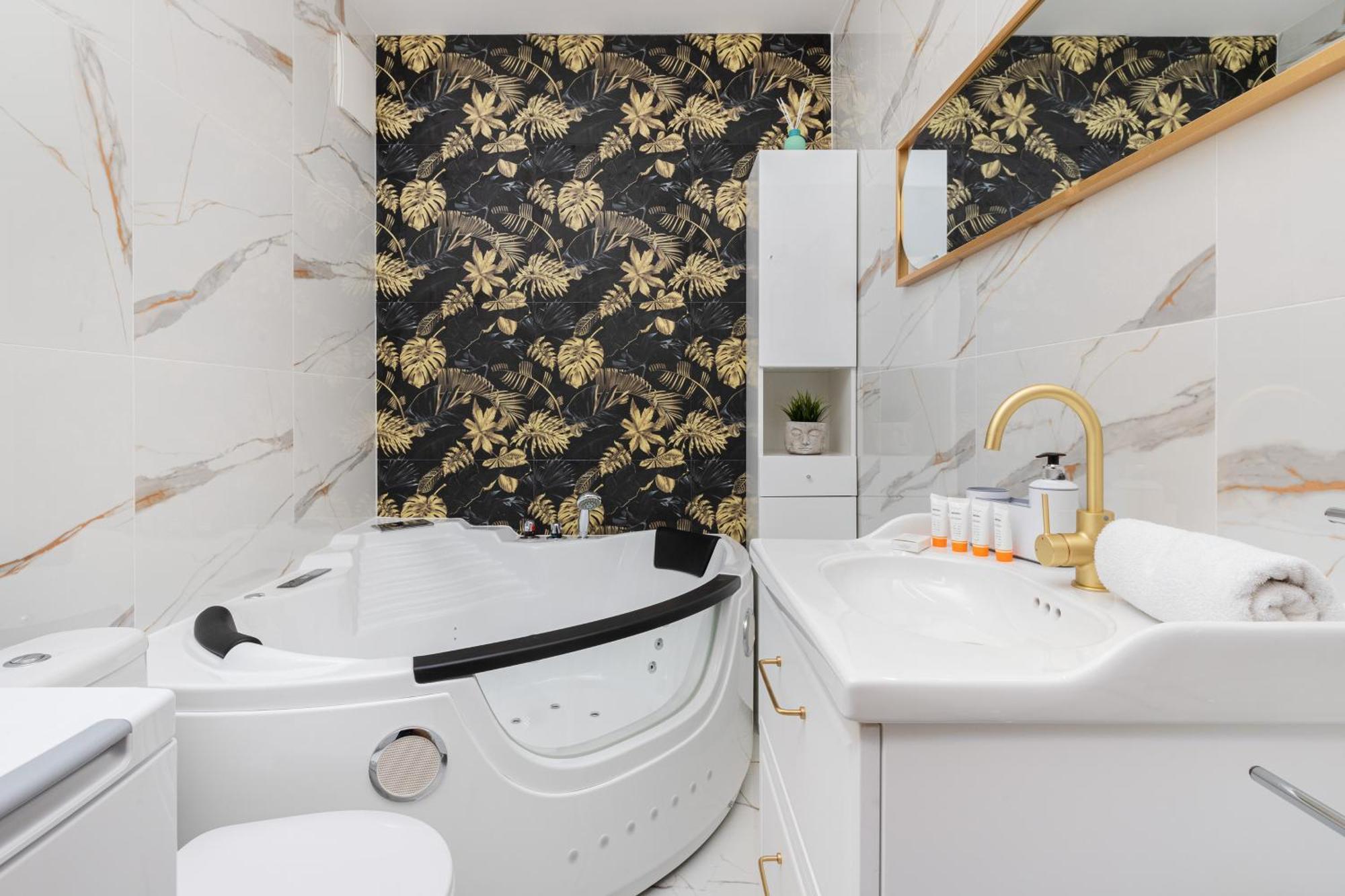 Batorego 7 Apartament With Terrace & Parking Downtown Gdynia By Renters Exteriör bild